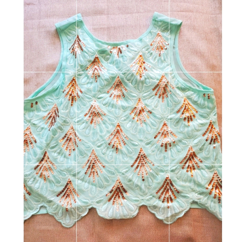 Women's top in light seafoam color (new)